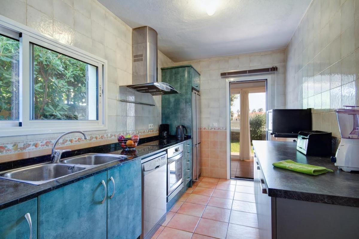 Villa Fiesta Cala'N Blanes  Extérieur photo